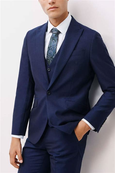 Final Thoughts on Navy Blue Suits for Men