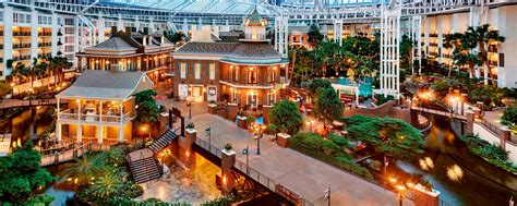 Gaylord Opryland Holiday Dining