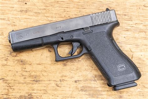 Gen 2 Glock 17 handgun