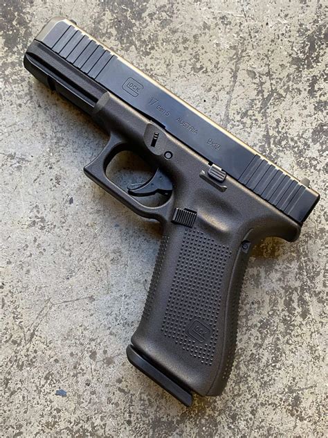 Glock 17 Gen 5 Image 8