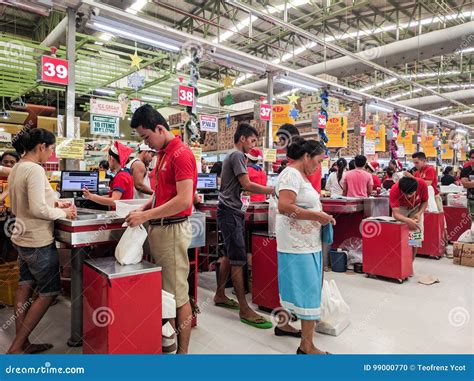 Grocery Outlet Checkout Lane