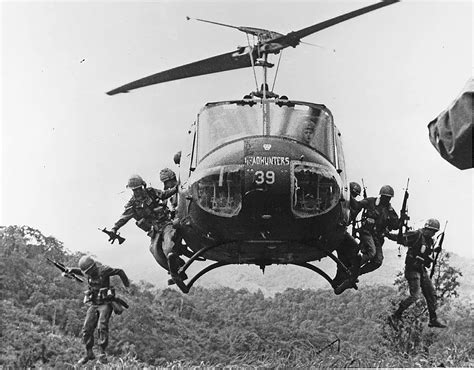 Helicopter Pilots in Vietnam War Image 10