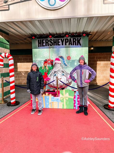 Hershey Park Christmas Characters