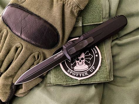 Ka-Bar Marine Knife in Action