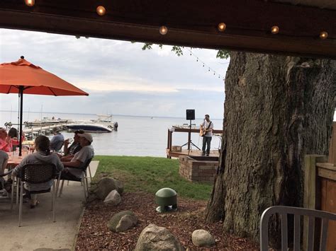 Lake Michigan Restaurants