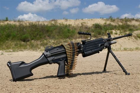 M249 SAW Machine Gun