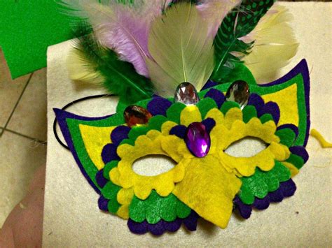 Mardi Gras Mask Making Tips