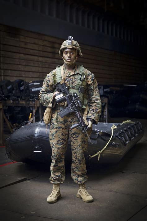 Marine Raiders uniforms