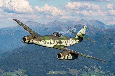 Me 262 in Flight