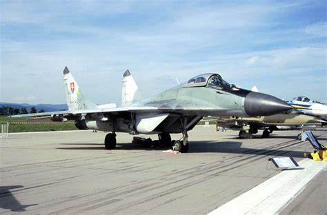 Mikoyan-Gurevich MiG-29 and Dassault Rafale