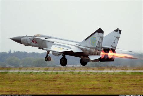 MiG-25 avionics