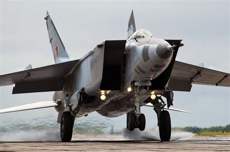 MiG-25 operational history