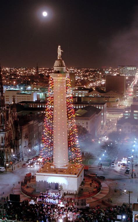 Monument Christmas Light Display