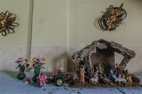 Nativity Scene with Flowers