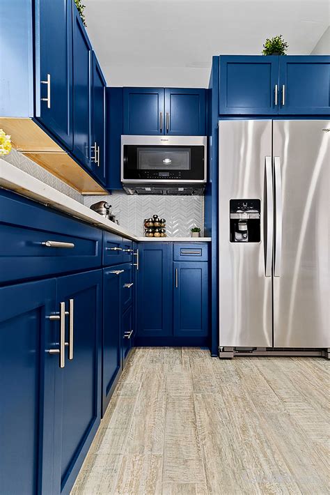 Navy Blue Cabinets and Appliances