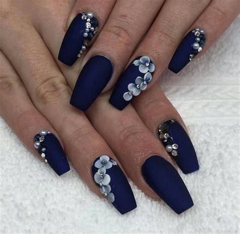 Nail inspirations for navy dress