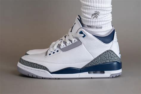 Navy Jordan 3 Design