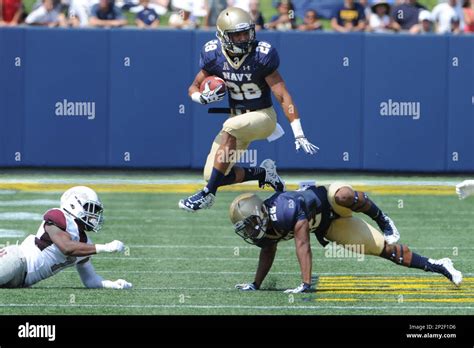 Navy Midshipmen running back photo