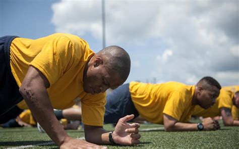 Navy PT Sit-Ups Image