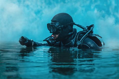 Navy Seals underwater