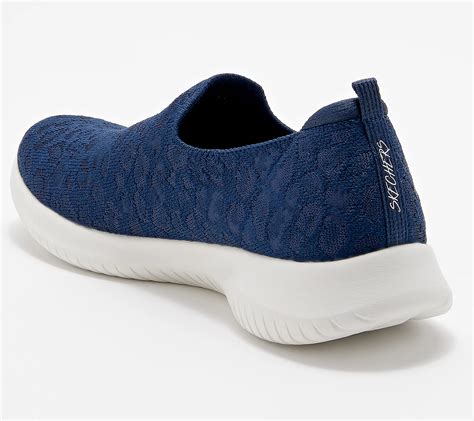 Navy Sneakers for Weekend Brunch