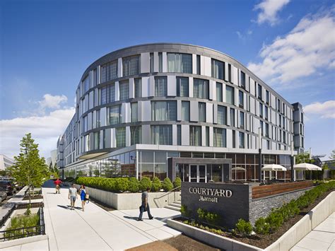 Description of Navy Yard Marriott Exterior