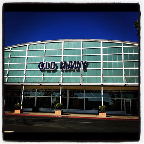 Old Navy Roseville Interior