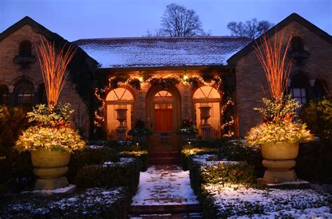 Outdoor Christmas Lighting Display Ideas