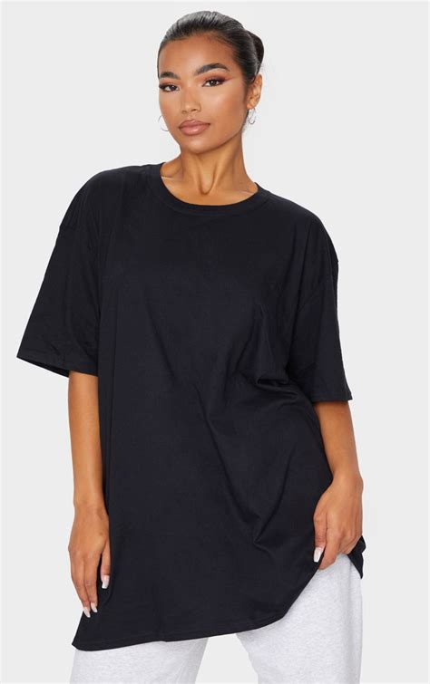 Oversized T-Shirt High-Quality Images