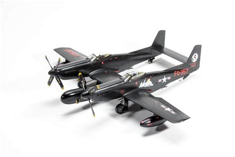 P-82 Twin Mustang model kit