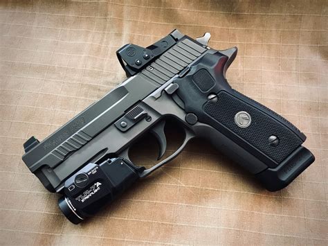 P229 Sig Sauer Light