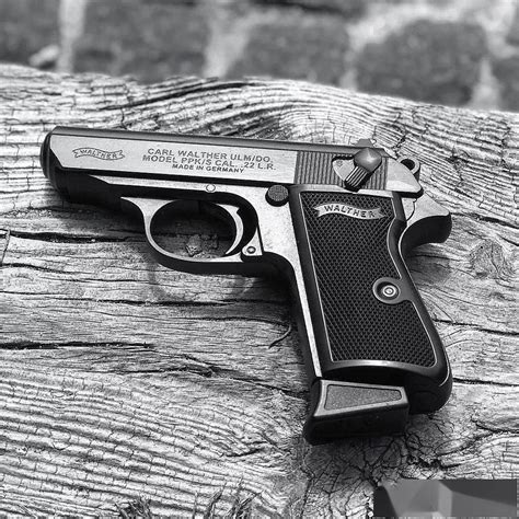 Walther PPK/S iconic design