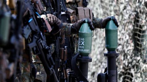 Ukrainian Forces with Panzerfaust