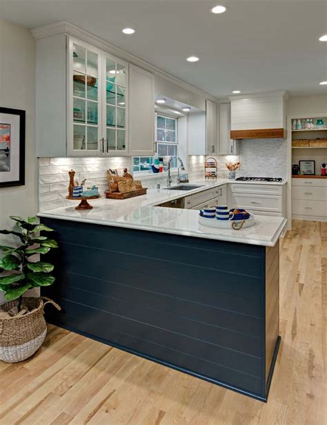 Peninsula Kitchen Layout Tips