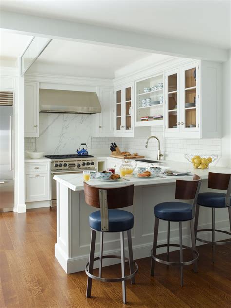 Peninsula Kitchen Layout Tips