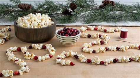 Popcorn and cranberry garland ornaments