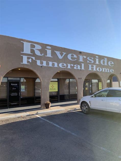 Riverside Funeral Home Exterior