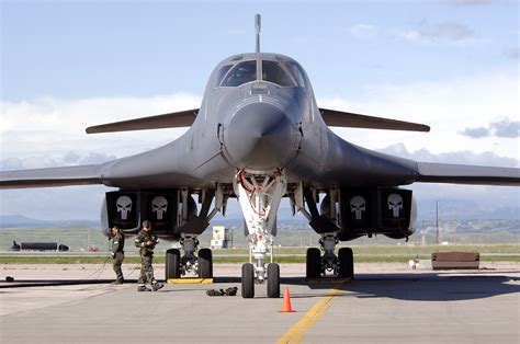 Rockwell B-1 Lancer maintenance