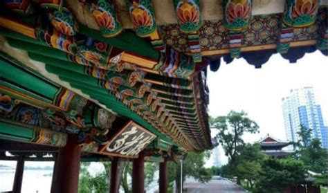 Exterior view of the Ryongwang Pavilion