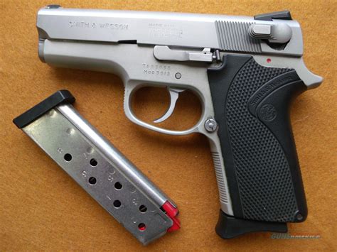 Smith & Wesson 3913 Pistol