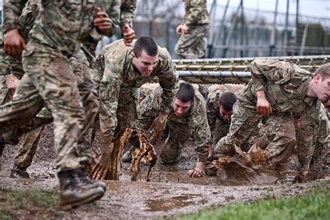 SAS operatives in training