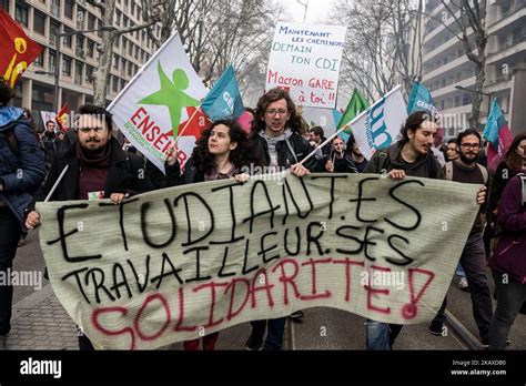 SNCF Employees Protest Against New Labor Law