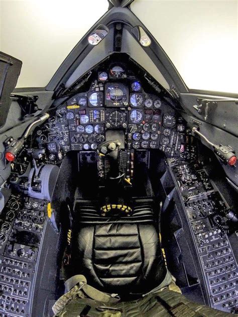 SR-71 Blackbird Cockpit View