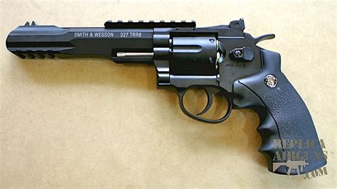 Smith & Wesson 327 TRR8 design and features