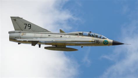 Saab 35 Draken in flight