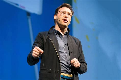 Simon Sinek speaking to a group of young leaders