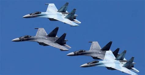 Sukhoi Su-35 formation flight