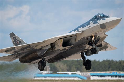 Su-57 Felon landing