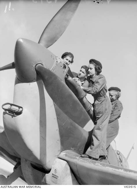 Supermarine Spitfire in maintenance