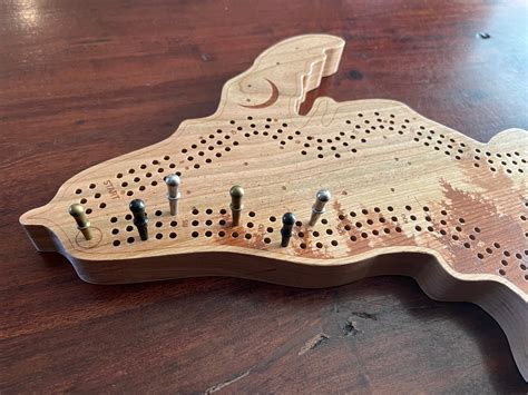 Themed cribbage board